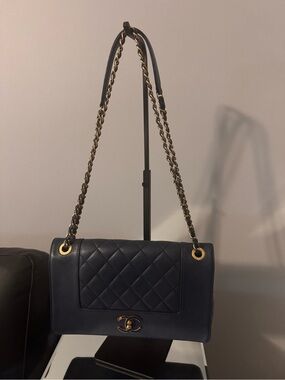 CHANEL Navy Quilted Leather Shoulder Bag with Gold Chain